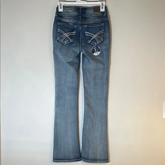 Wallflower The Luscious Curvy Fit Jeans. 0. NWT. - Picture 10 of 12